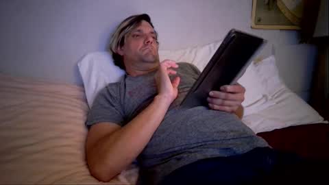 JustinNorthwood online show from 11/12/25, 07:42