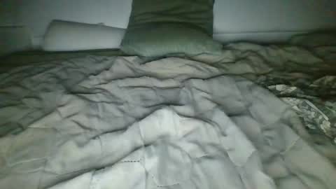 Snapshot of justinyojustin chatting on 02/22/26, 01:18 justinyojustin online show from 02/22/26, 01:18