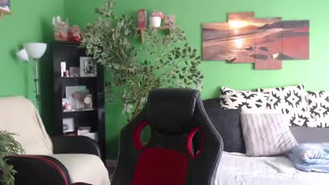 Justme online show from 05/30/26, 07:16