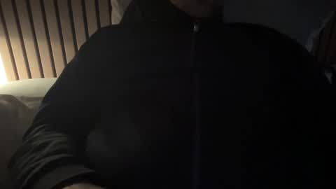 justmeandyou00 online show from 02/05/25, 05:09