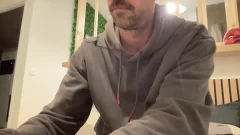 Snapshot of justmeandyou00 chatting on 02/20/25, 06:02 justmeandyou00 online show from 02/20/25, 06:02