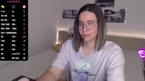 Julie online show from 05/06/26, 04:12