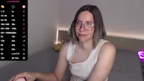 Julie online show from 06/16/26, 04:04