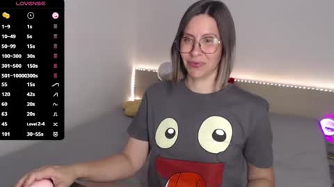 Julie online show from 06/16/26, 04:09