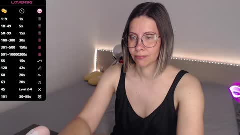 Julie online show from 06/19/26, 03:55