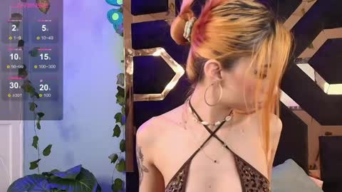 Mia online show from 05/20/26, 03:02