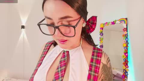 Snapshot of justonecute chatting on 09/30/25, 12:26 Emy online show from 09/30/25, 12:26