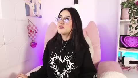 Emy online show from 05/04/26, 11:12