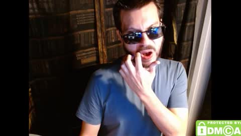 Snapshot of justshutupandwatch chatting on 11/22/25, 07:13 M. Dean online show from 11/22/25, 07:13