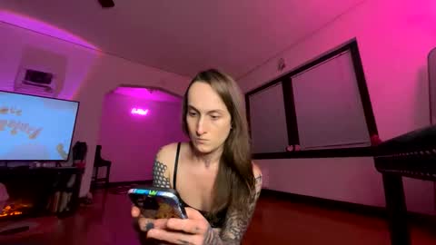 Snapshot of juustchloo chatting on 01/15/26, 04:06 juustchloo online show from 01/15/26, 04:06