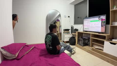 Snapshot of juva_ chatting on 10/10/25, 11:15 Juan and friends online show from 10/10/25, 11:15