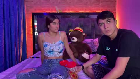 Snapshot of juva_ chatting on 10/20/25, 11:27 Juan and friends online show from 10/20/25, 11:27