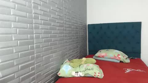 Snapshot of juviaandgray chatting on 01/19/25, 12:17 juviaandgray online show from 01/19/25, 12:17