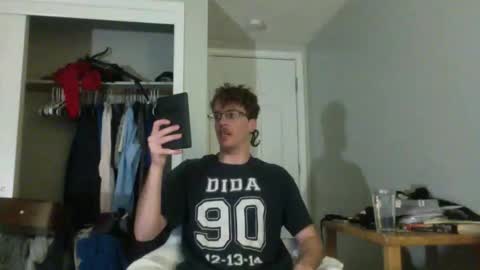 Snapshot of jwill10000 chatting on 03/18/26, 03:31 J and Sugar snap pea online show from 03/18/26, 03:31