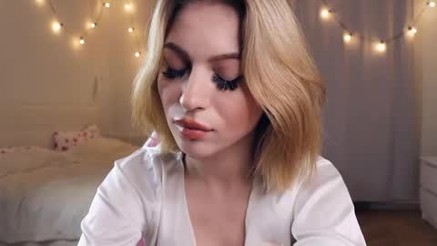 Snapshot of jynny_kiss chatting on 03/06/25, 07:43 Sinikka online show from 03/06/25, 07:43