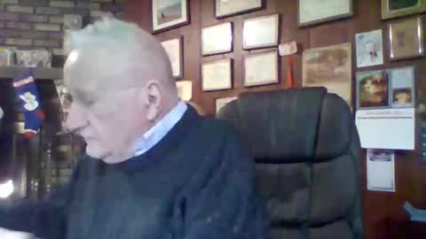 Snapshot of jywisco chatting on 12/18/24, 03:04 jywisco online show from 12/18/24, 03:04