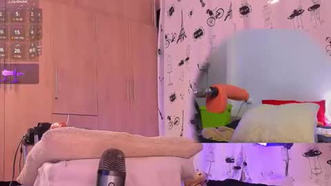 Snapshot of k4rolin chatting on 04/13/26, 11:10 Karolin online show from 04/13/26, 11:10