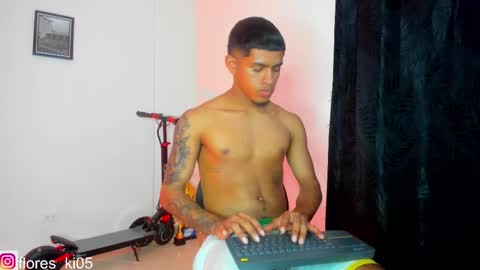 Snapshot of k_florez chatting on 12/19/25, 02:29 k_florez online show from 12/19/25, 02:29