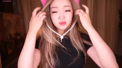Snapshot of k_kimikooo chatting on 06/28/26, 03:34 Amely online show from 06/28/26, 03:34