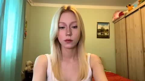 Snapshot of kacicasal chatting on 06/20/26, 12:08 Mia 1st day here online show from 06/20/26, 12:08