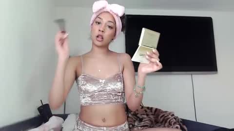 Snapshot of kaelagreen chatting on 02/20/25, 07:30 kaelagreen online show from 02/20/25, 07:30