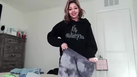 Snapshot of kaelagreen chatting on 09/11/25, 03:34 kaelagreen online show from 09/11/25, 03:34