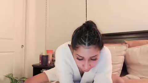 Snapshot of kaelagreen chatting on 10/19/25, 06:47 kaelagreen online show from 10/19/25, 06:47