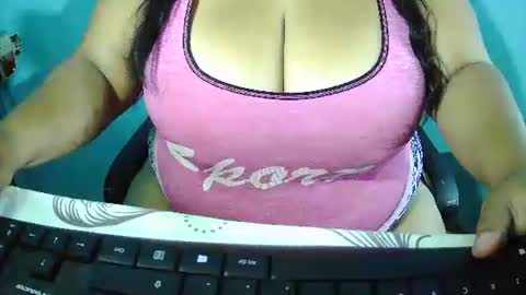 Snapshot of kaeluna chatting on 05/21/26, 09:33 Kae luna online show from 05/21/26, 09:33