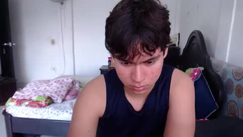 Snapshot of kafer_1022 chatting on 12/16/25, 06:35 kafer online show from 12/16/25, 06:35