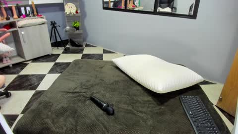 Antonella online show from 12/24/24, 08:55