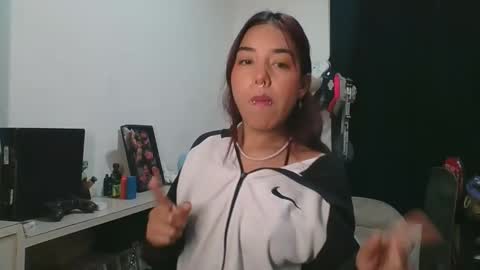 KAHELIINDEPENDENT MODEL online show from 10/23/25, 05:55