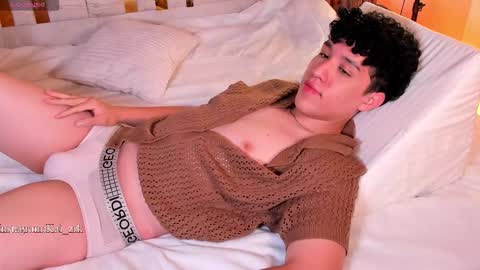 Snapshot of kai_zarek chatting on 10/24/25, 11:17 Kai online show from 10/24/25, 11:17