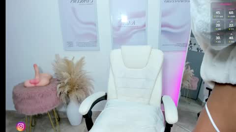 Snapshot of kaia_cam chatting on 02/19/25, 11:17    online show from 02/19/25, 11:17