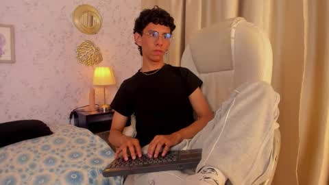 Snapshot of kaiirox chatting on 03/13/26, 03:24 kai online show from 03/13/26, 03:24