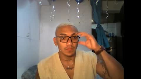 Snapshot of kail_1111 chatting on 12/14/25, 08:20 kail_1111 online show from 12/14/25, 08:20