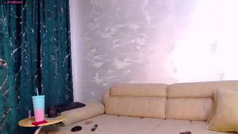 Kaila Lewis online show from 06/12/26, 05:34