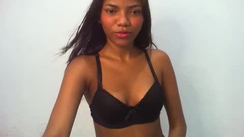 Snapshot of kailyn_ross chatting on 05/14/26, 01:29 kailyn_ross online show from 05/14/26, 01:29