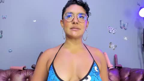 kaira_mosse_ online show from 10/16/25, 01:45