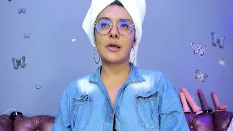 kaira_mosse_ online show from 10/18/25, 11:55