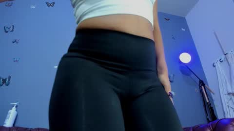 kaira_mosse_ online show from 11/23/25, 11:43