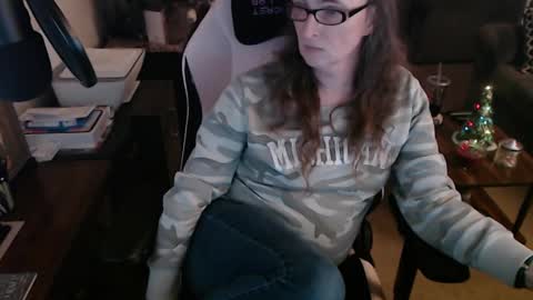 Snapshot of kait331 chatting on 12/19/24, 03:07 Camprincess331 online show from 12/19/24, 03:07