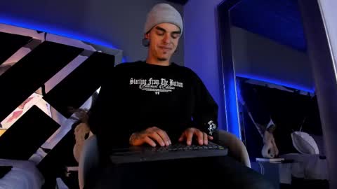 Kale online show from 02/25/25, 02:58