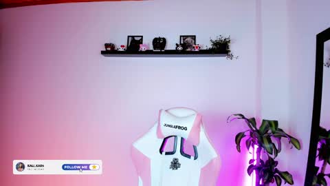 Kali Ka Please help me with your thumbs up its important   dont forget my birthday on October 26 online show from 10/29/25, 09:16