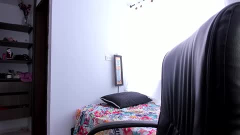 Snapshot of kali_sweet chatting on 12/09/24, 06:57 AndreaLactating online show from 12/09/24, 06:57