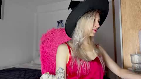 Snapshot of kali_the_goddess chatting on 10/31/25, 12:06 kali_the_goddess online show from 10/31/25, 12:06