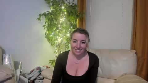 Snapshot of kaliii_jones chatting on 02/07/25, 04:27 Kaliii jones online show from 02/07/25, 04:27