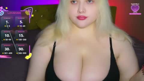 Snapshot of kaliroses8 chatting on 10/08/25, 11:02 sweet rose online show from 10/08/25, 11:02
