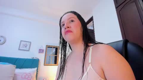Snapshot of kam_lopez chatting on 06/15/26, 09:17 Kamilalopez online show from 06/15/26, 09:17
