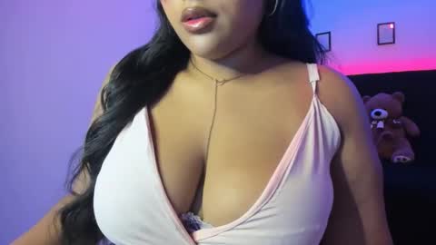 Snapshot of kamala_khan_tx chatting on 05/07/26, 05:51 Online 800 to 1400 online show from 05/07/26, 05:51