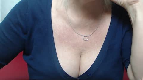Snapshot of kamaliasim chatting on 01/19/25, 04:22 KamaliaSim online show from 01/19/25, 04:22